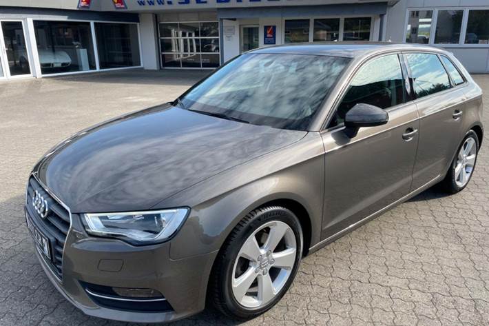Grå Audi A3 fra 2015