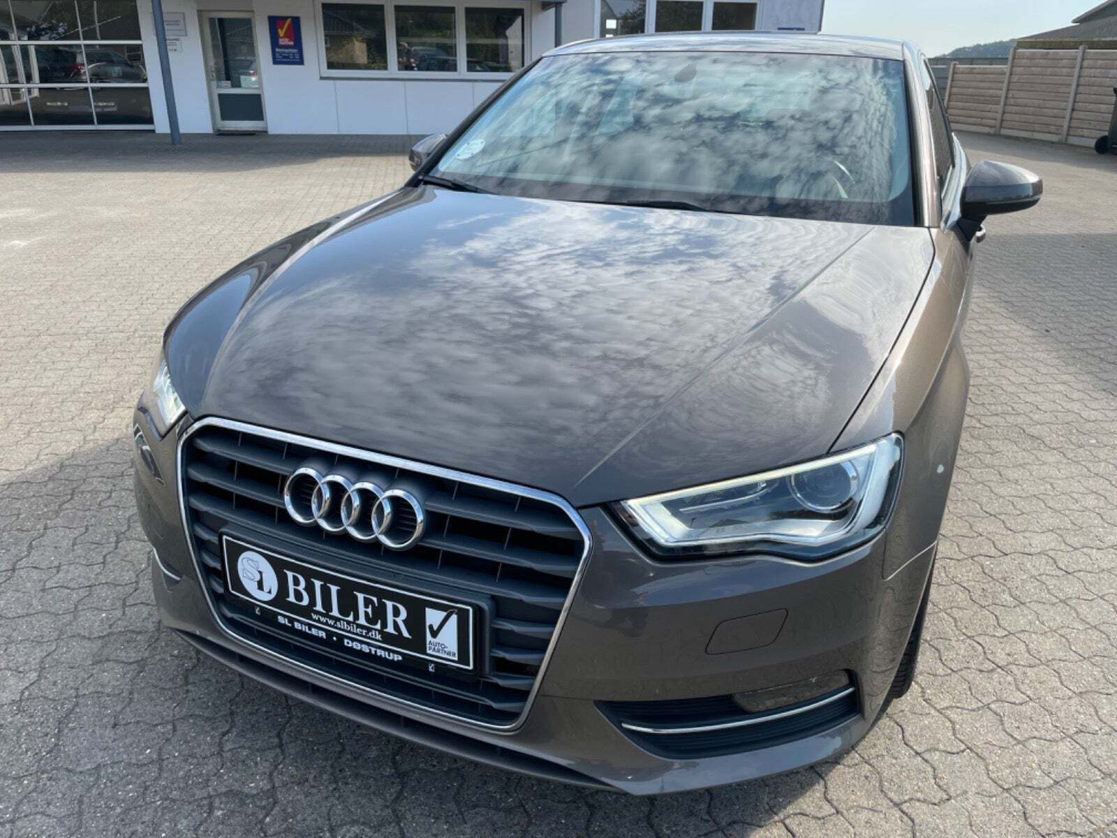 Grå Audi A3 fra 2015