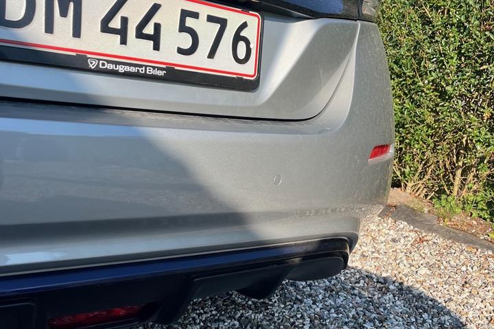 Grå Nissan Leaf fra 2021