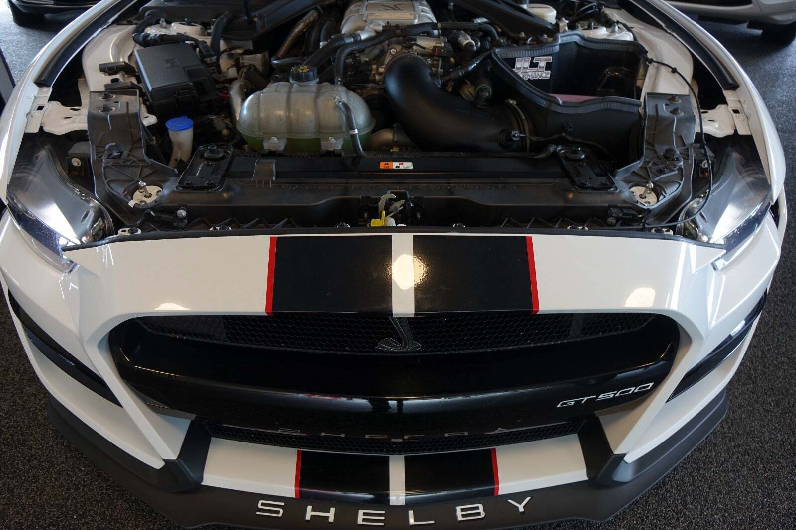 Hvid Ford Mustang fra 2020