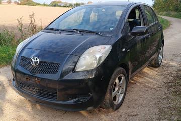 Toyota Yaris 1,4 D - 4D 5 DØRS