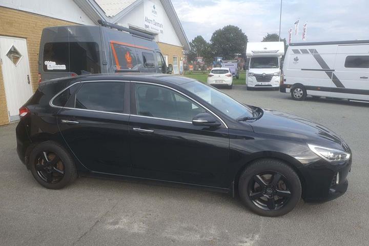 Sort Hyundai i30 fra 2017