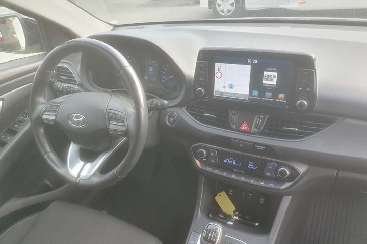 Sort Hyundai i30 fra 2017