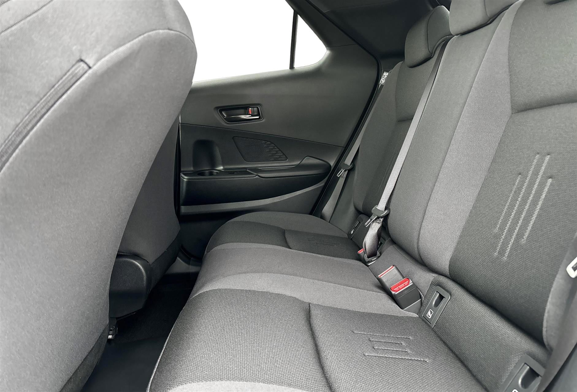 Toyota C-HR 2,0 Plugin-hybrid Style Smart Bi-tone E-CVT 223HK 5d Trinl. Gear