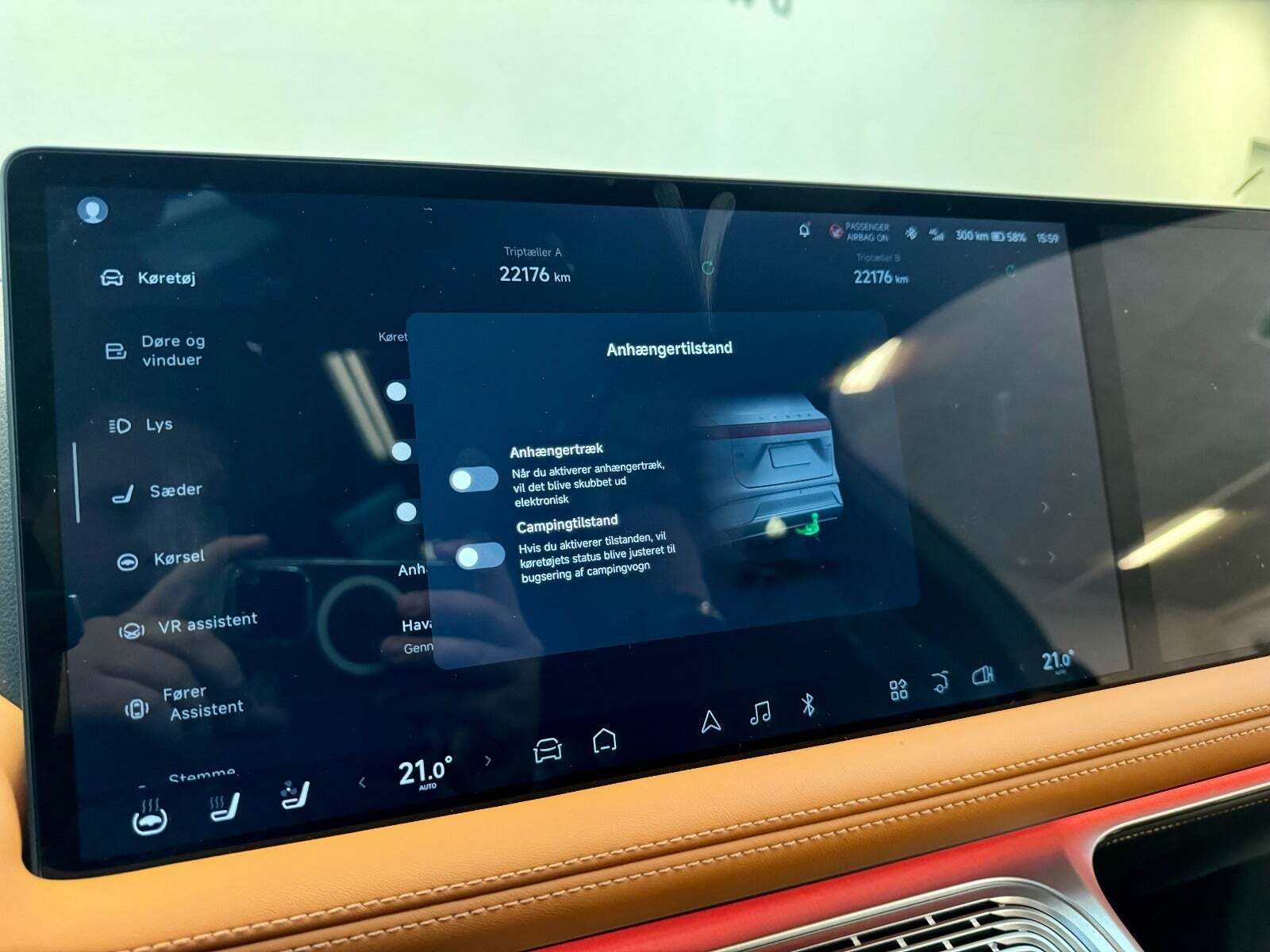 Grå Xpeng G9 fra 2023
