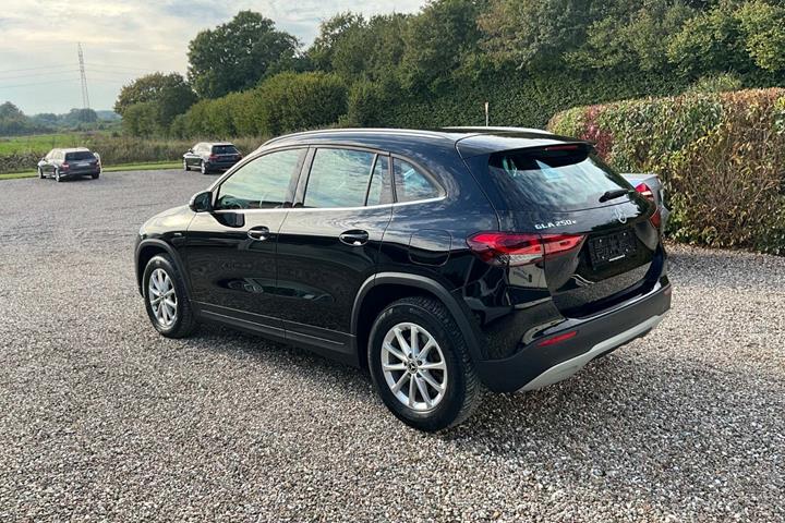 undefined Mercedes GLA250 e fra 2021 set udefra