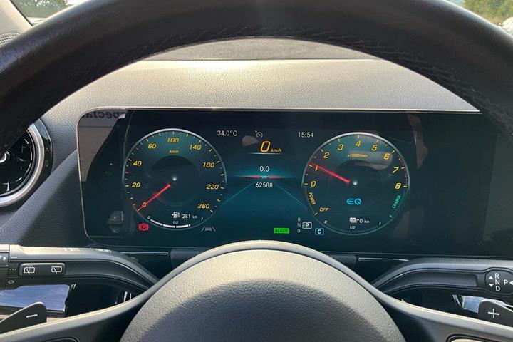 undefined Mercedes GLA250 e fra 2021 set indefra