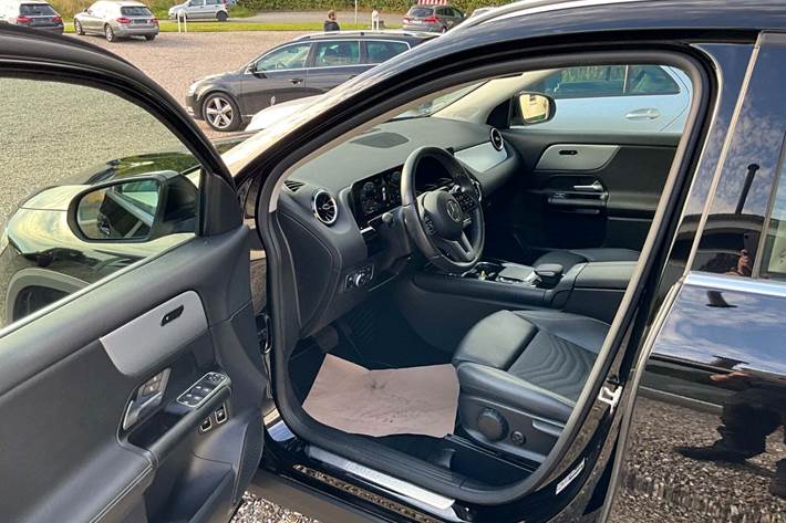 undefined Mercedes GLA250 e fra 2021 set indefra