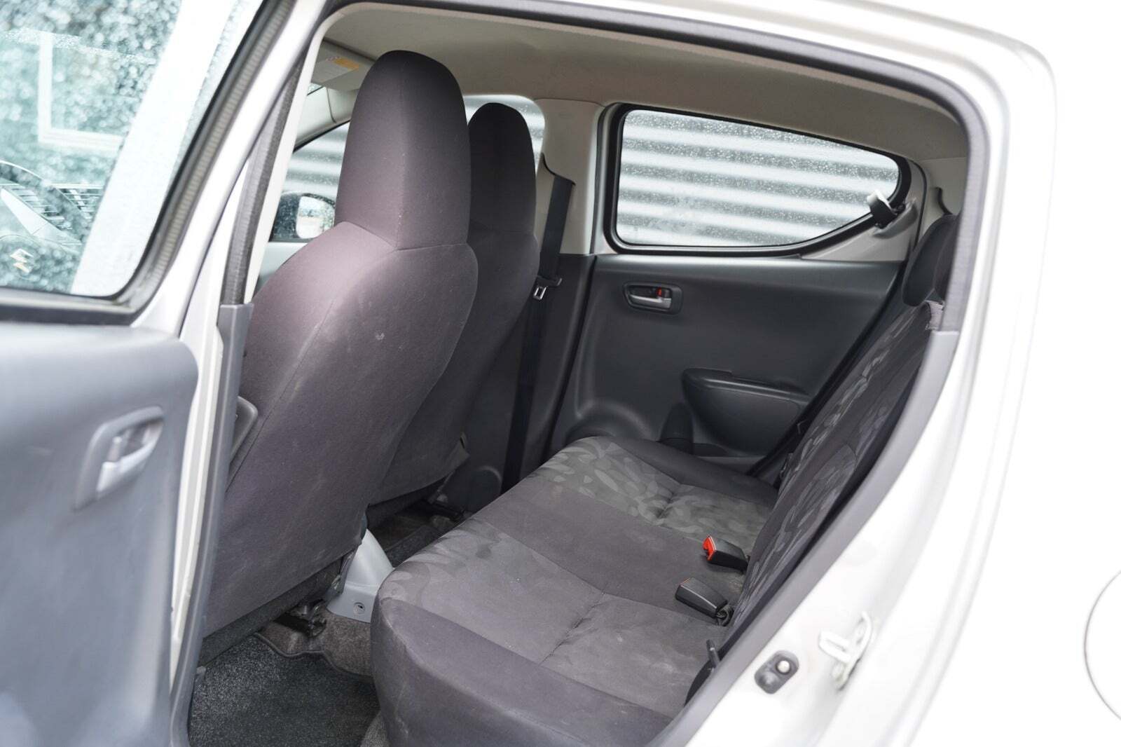 Sølv Suzuki Alto fra 2009