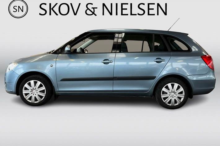 Blå Skoda Fabia fra 2008