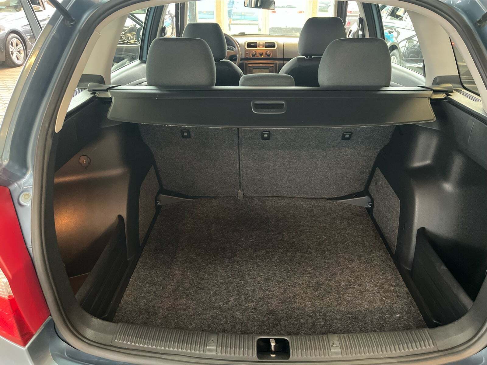 Blå Skoda Fabia fra 2008