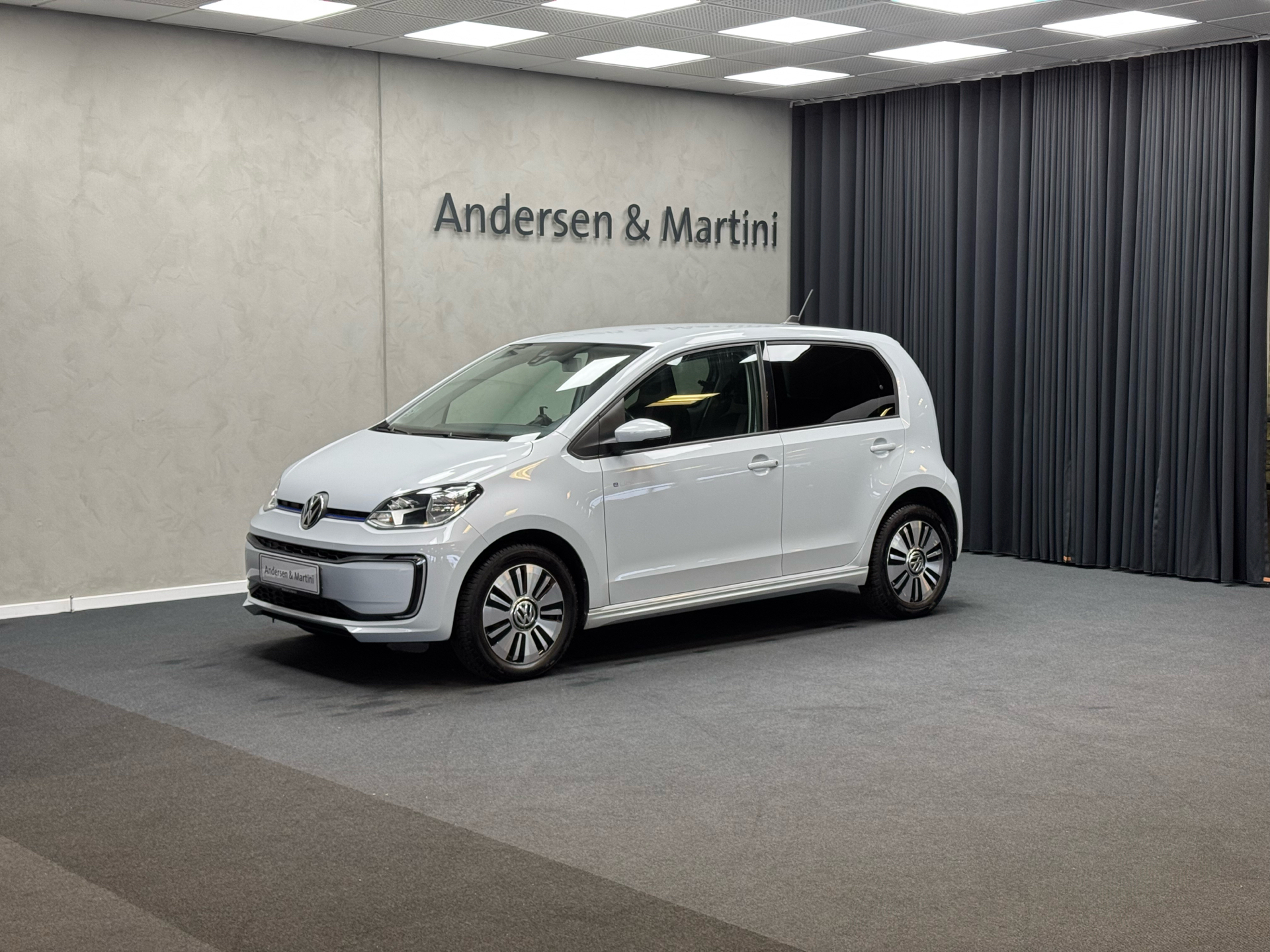 Hvid VW up fra 2017 set udefra