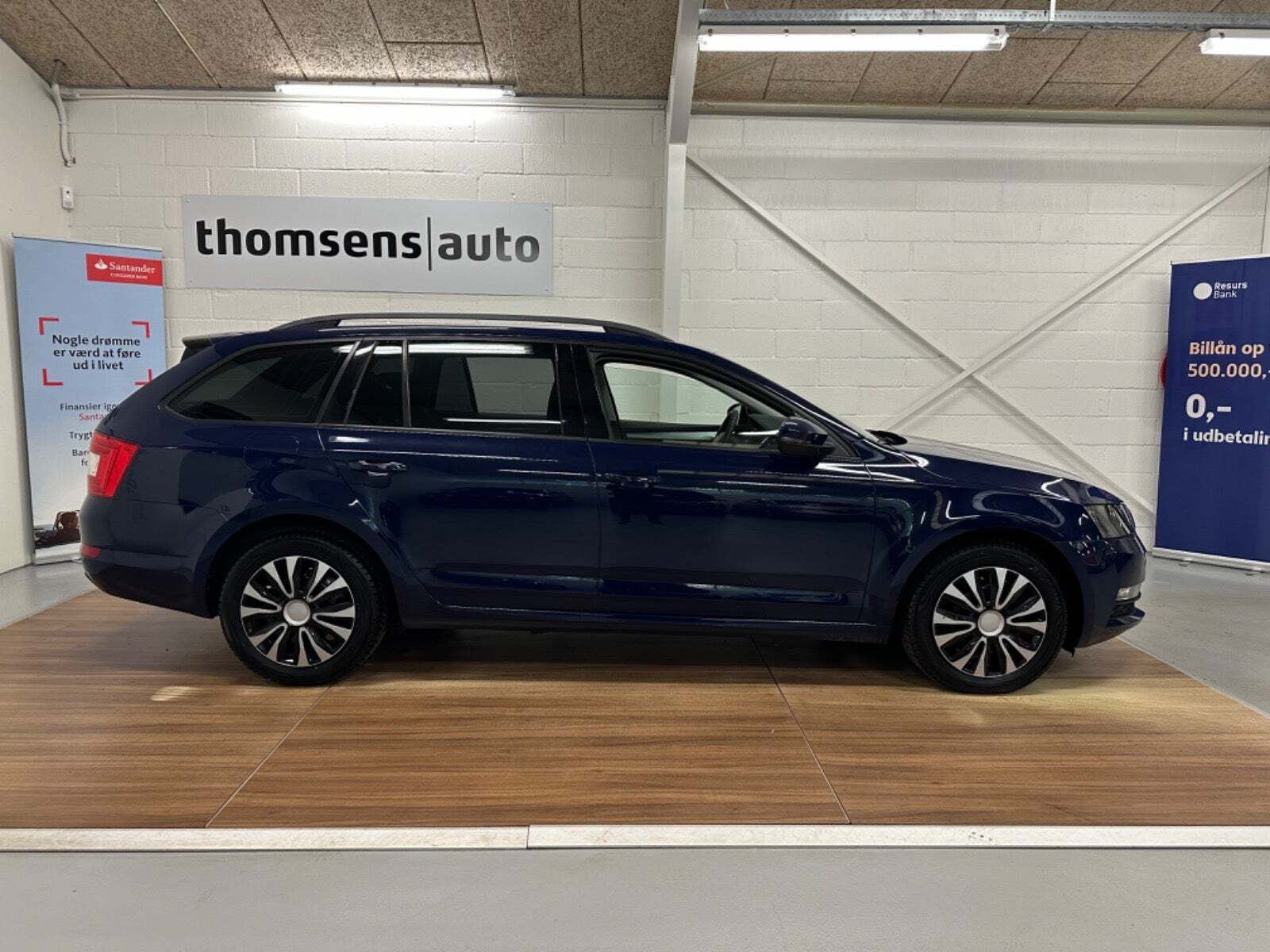 Blå Skoda Octavia fra 2018