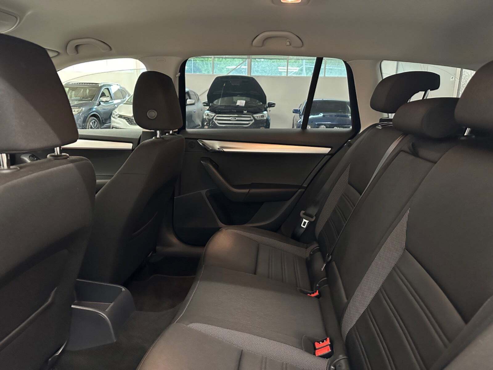 Blå Skoda Octavia fra 2018