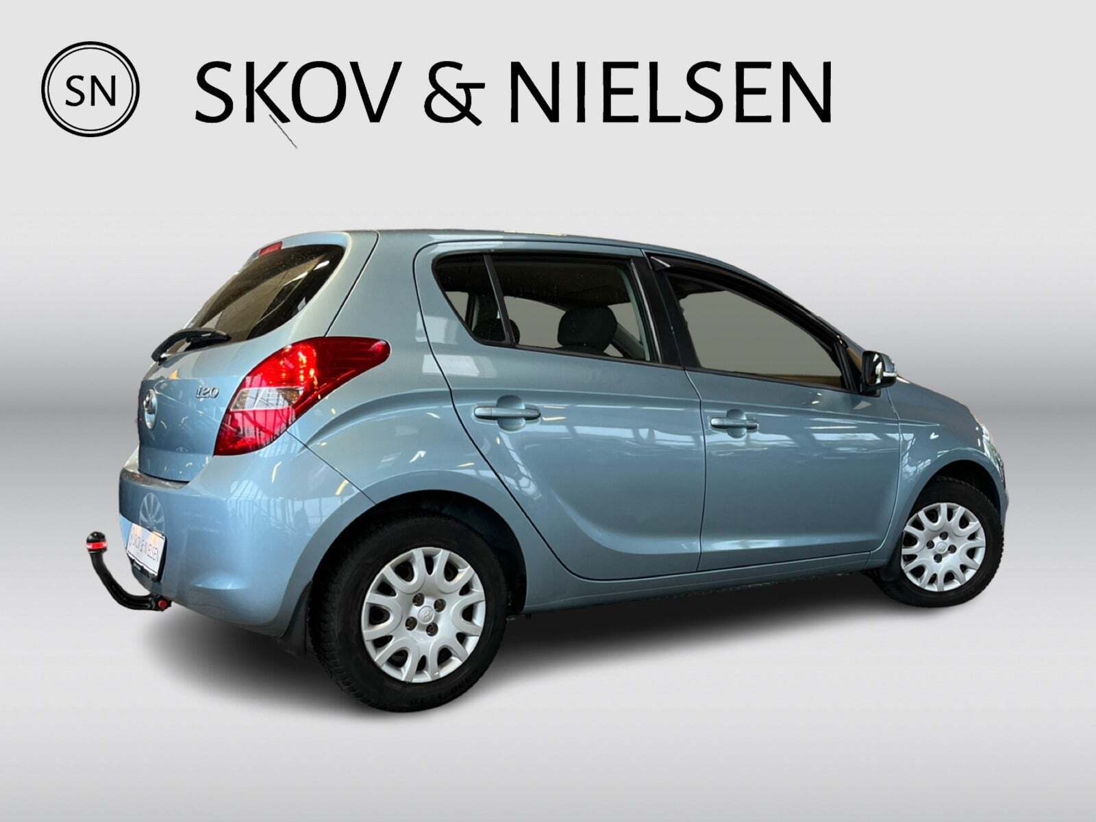 Blå Hyundai i20 fra 2012