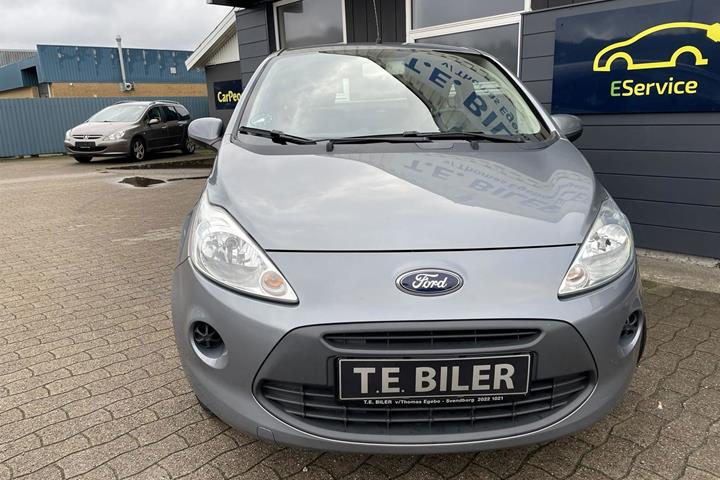 Grå Ford Ka fra 2016 set udefra