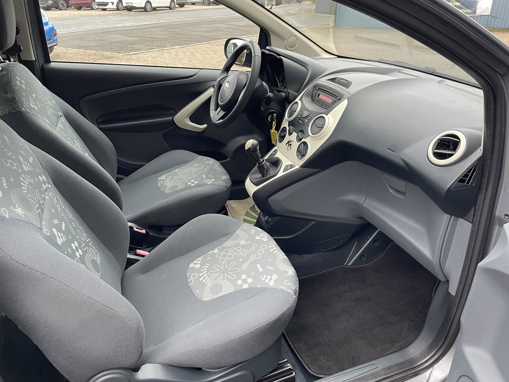 Grå Ford Ka fra 2016