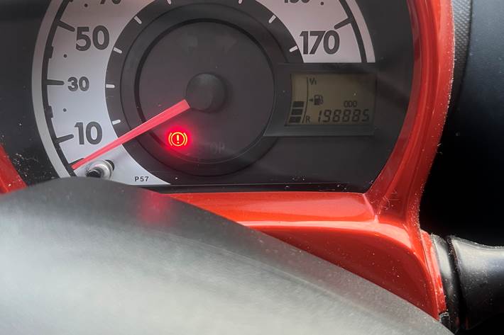 Brun Toyota Aygo fra 2012