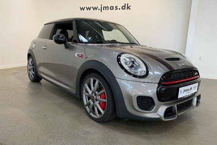 Grå Mini Cooper S fra 2018 set udefra