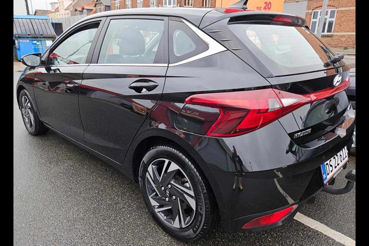 Sort Hyundai i20 fra 2023
