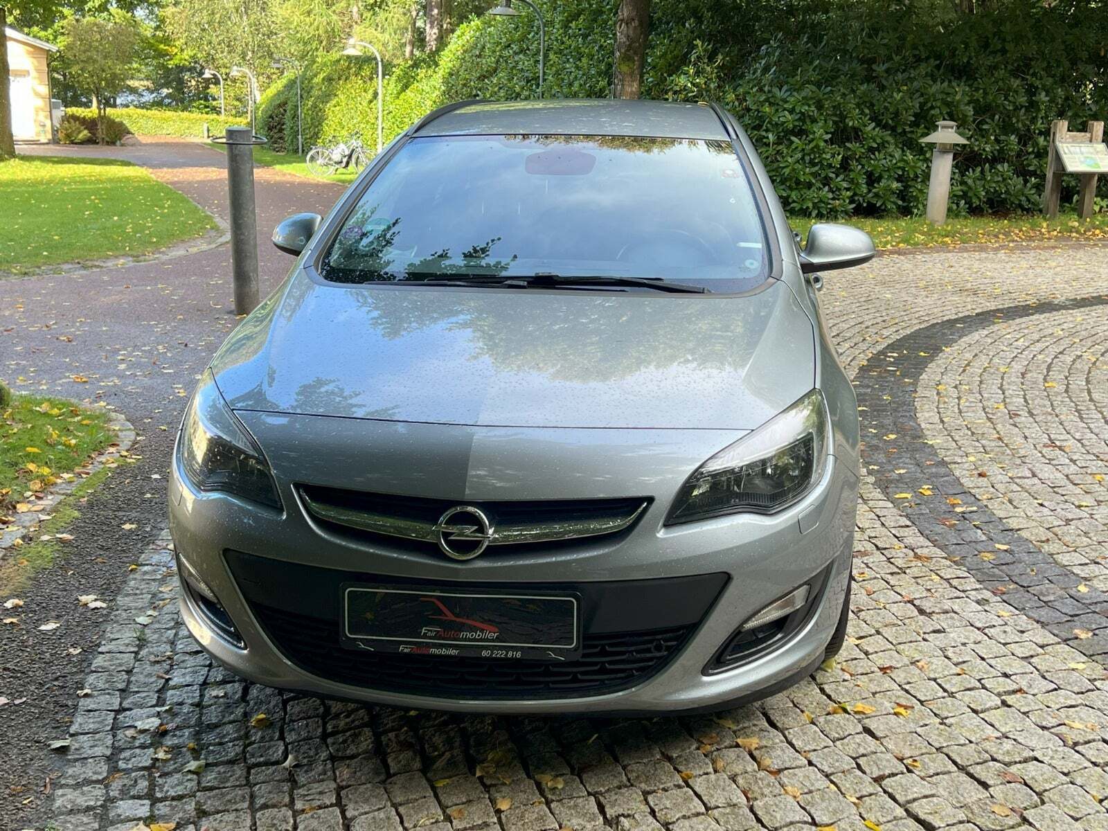 Sølv Opel Astra fra 2015