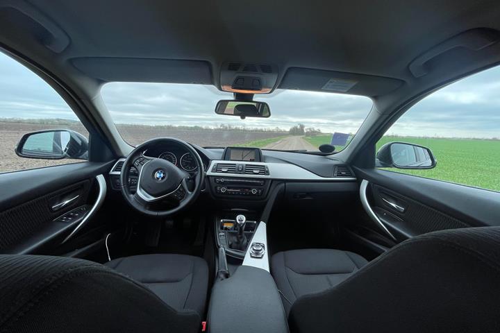 Sort BMW 3-Serie fra 2013
