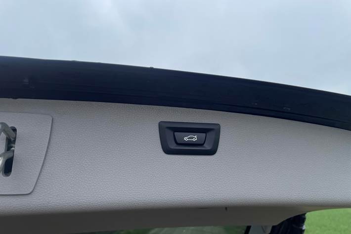 Sort BMW 3-Serie fra 2013