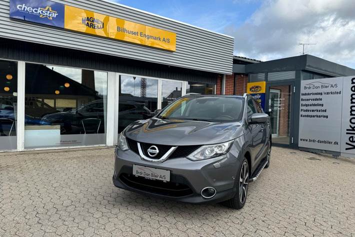 Grå Nissan Qashqai fra 2014