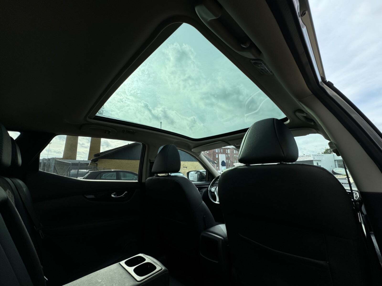 Grå Nissan Qashqai fra 2014