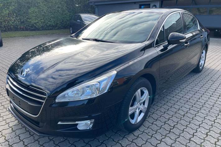Sort Peugeot 508 fra 2011 set udefra