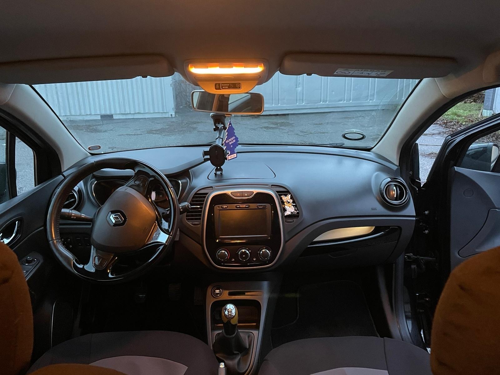 Sort Renault Captur fra 2014