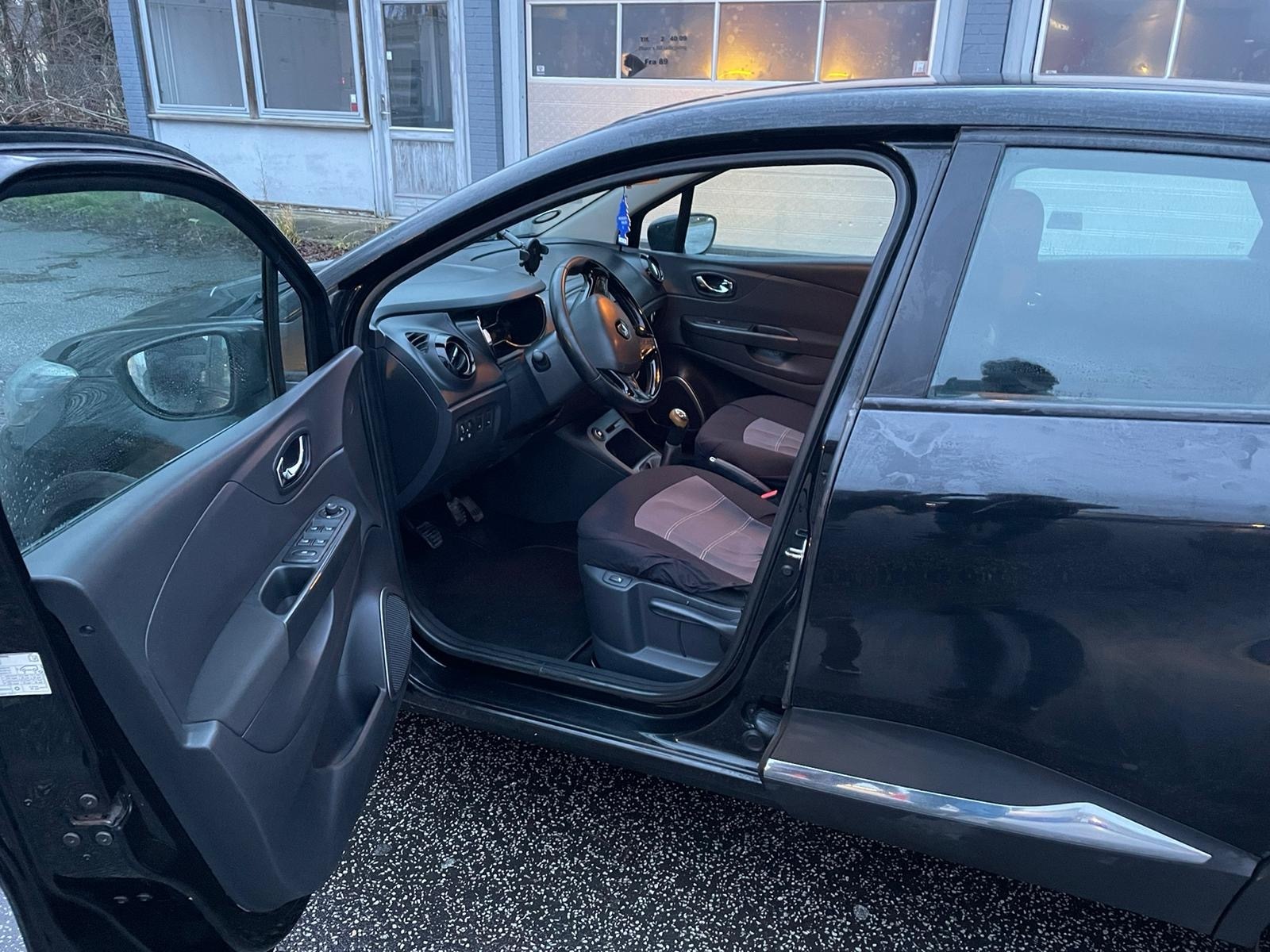 Sort Renault Captur fra 2014