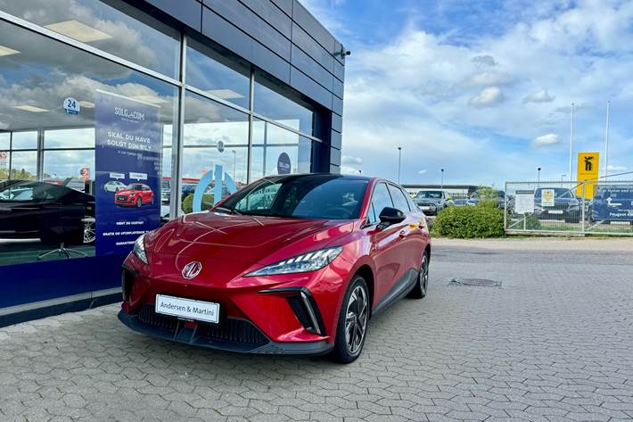 Rød MG MG4 Electric fra 2023
