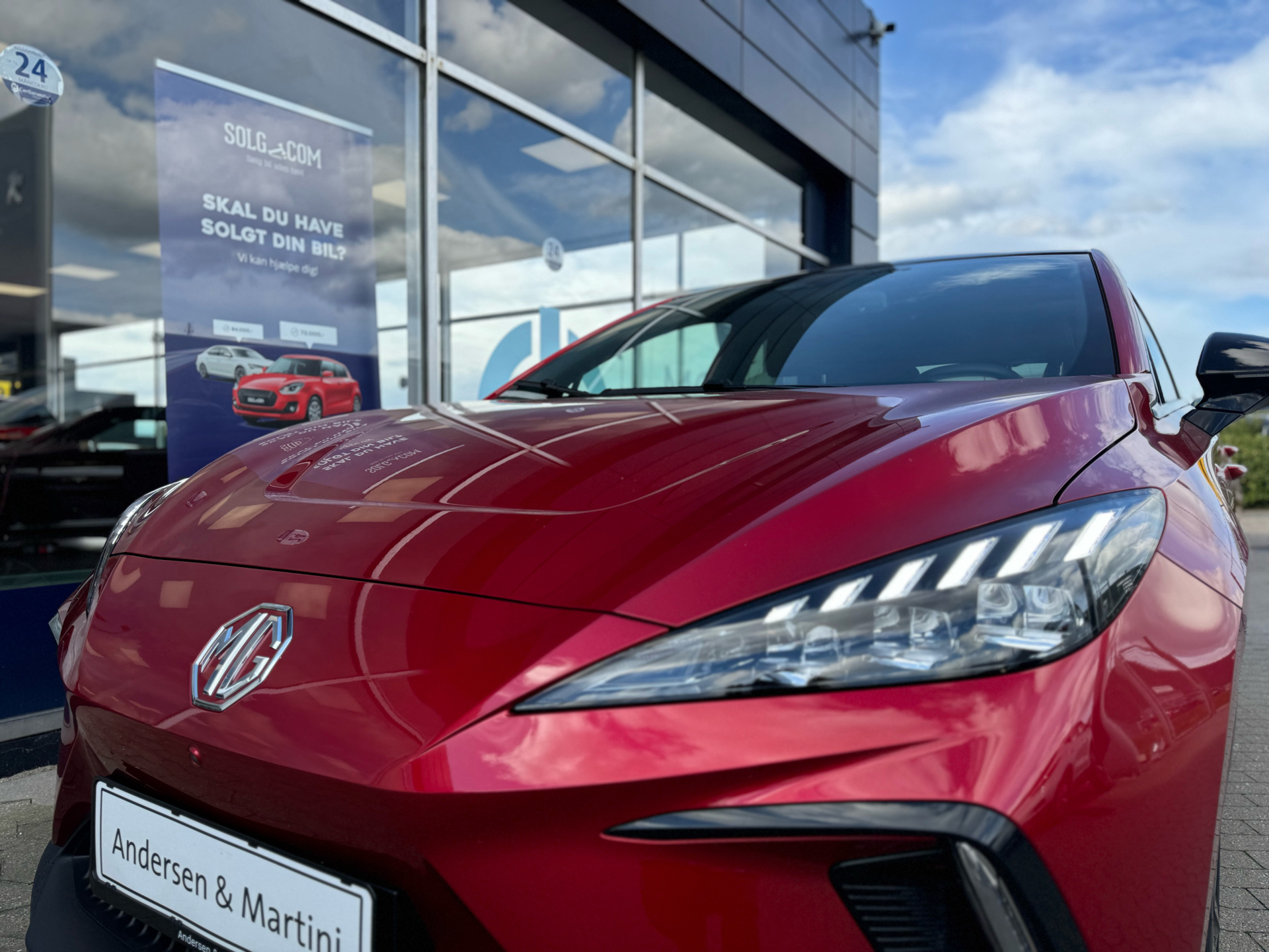 Rød MG MG4 Electric fra 2023