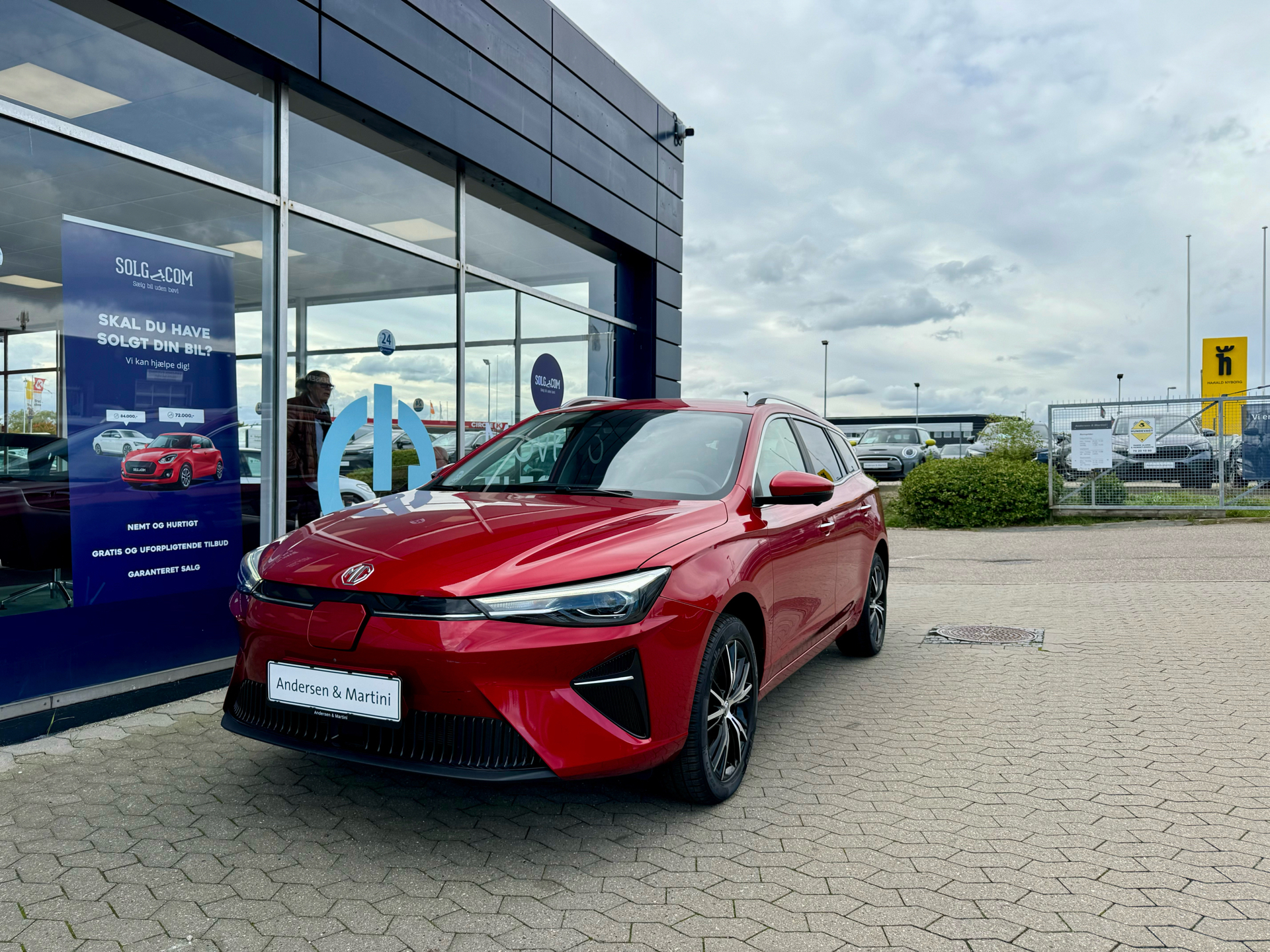 Rød MG MG5 Electric fra 2023