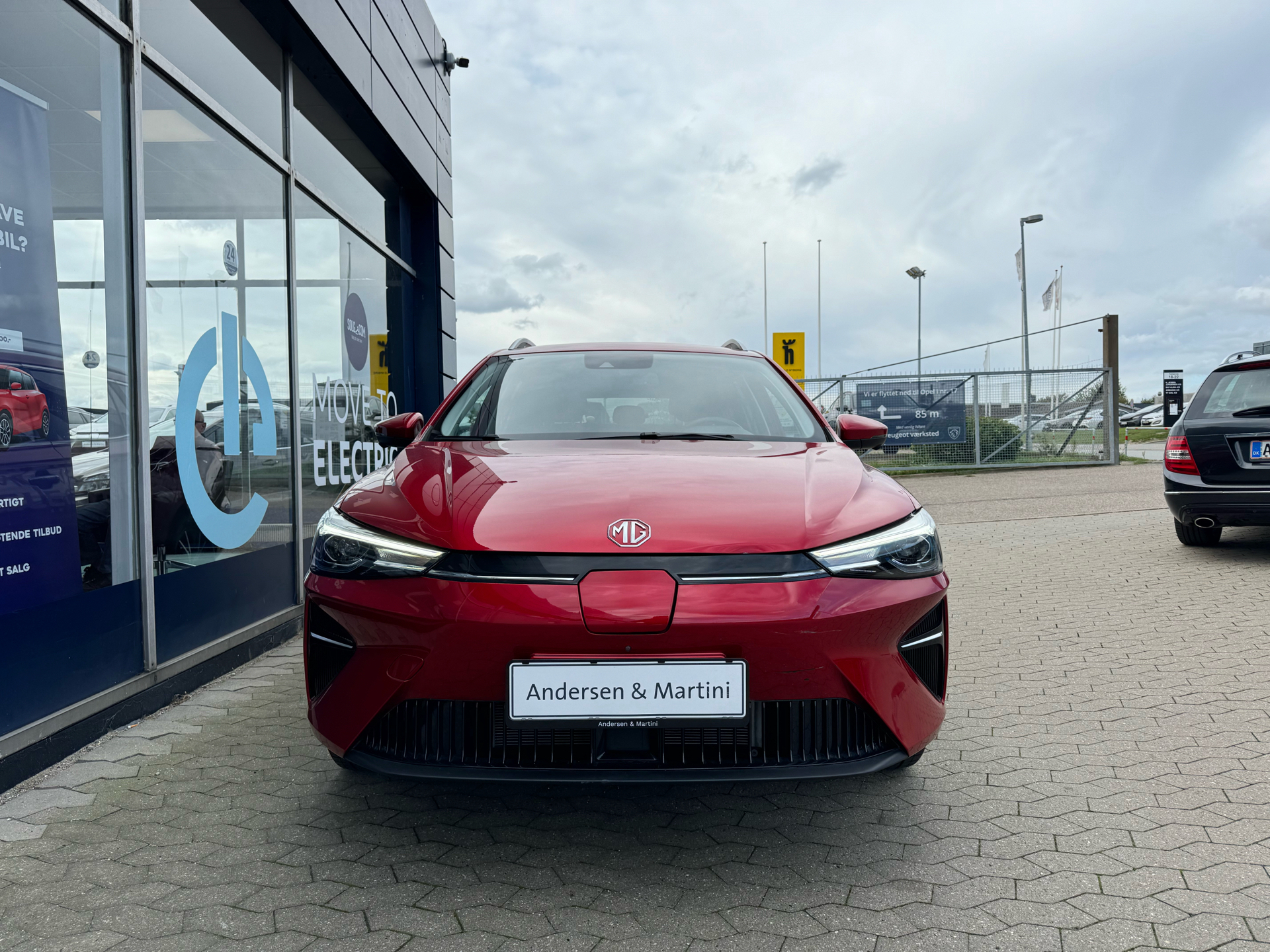 Rød MG MG5 Electric fra 2023