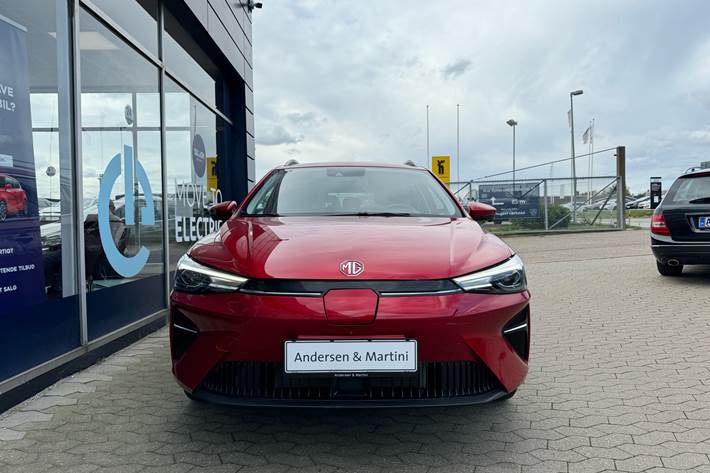Rød MG MG5 Electric fra 2023