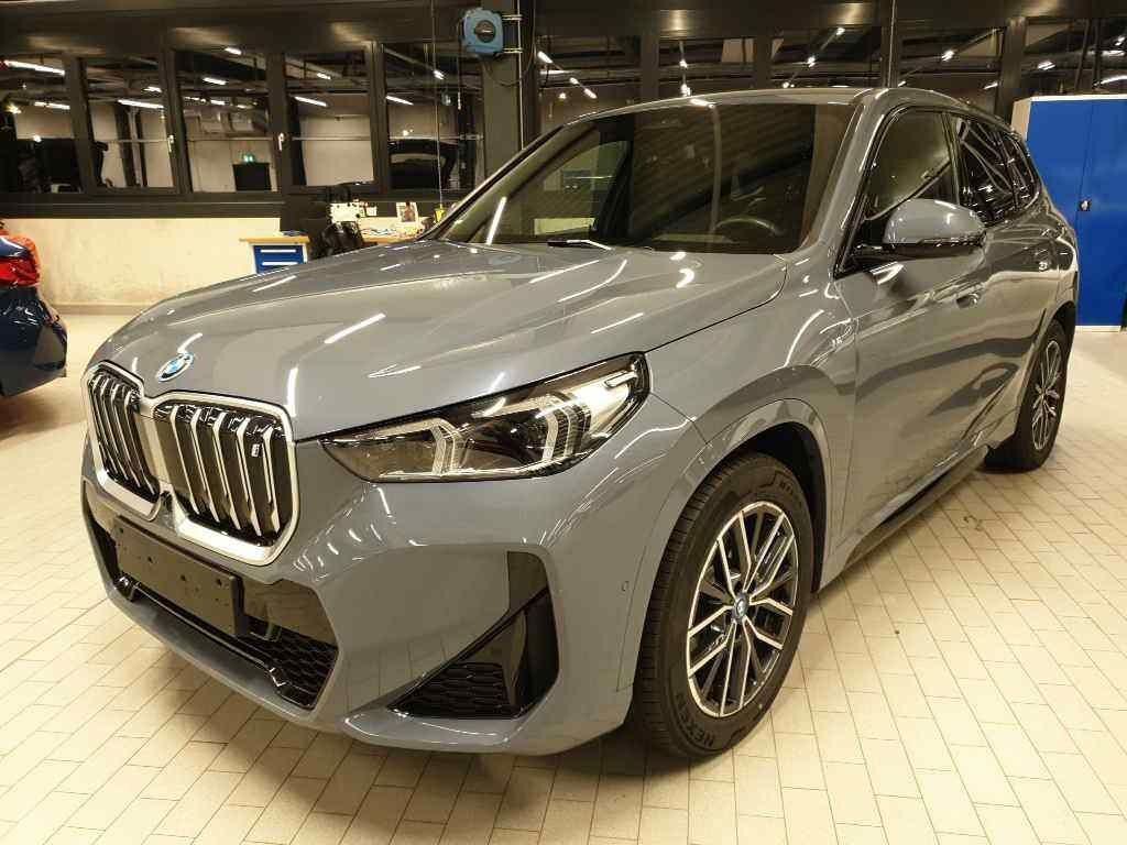 undefined BMW iX1 fra 2023 set udefra