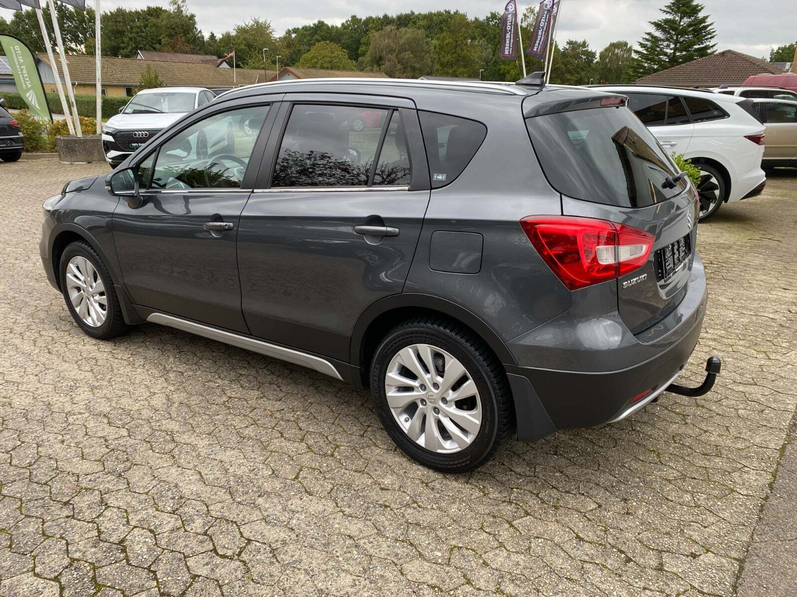 Grå Suzuki S-Cross fra 2018