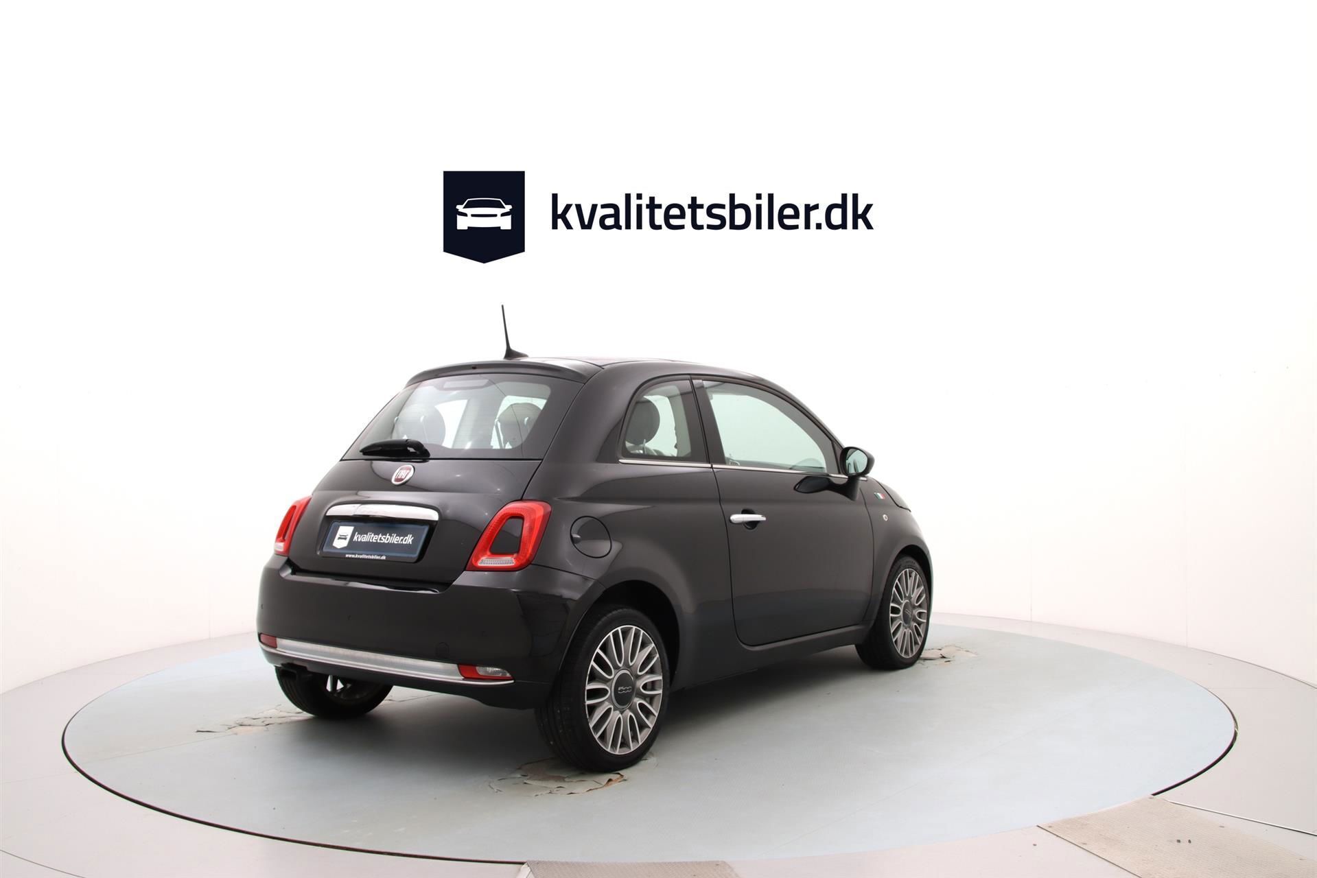 Sort Fiat 500 fra 2018 set udefra