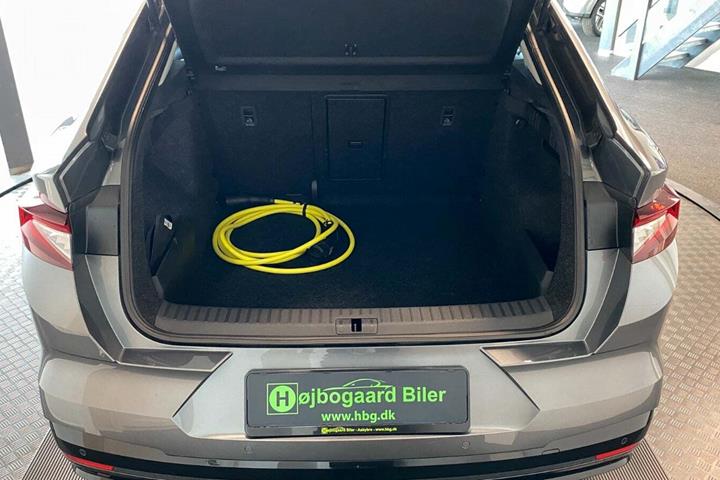 Grå Skoda Enyaq fra 2023