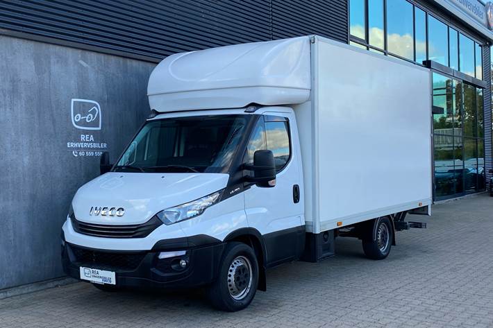 Hvid Iveco Daily fra 2015