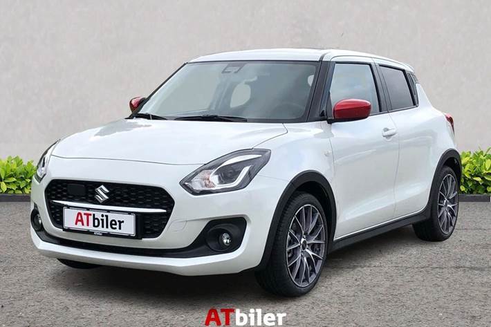 Hvid Suzuki Swift fra 2025 set udefra
