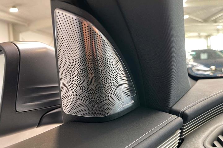 Grå Mercedes EQC400 fra 2021