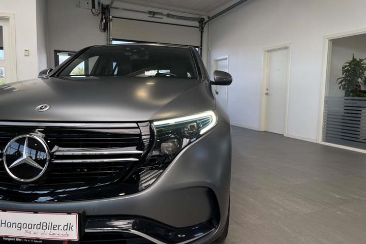 Grå Mercedes EQC400 fra 2021