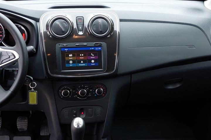 Rød Dacia Logan fra 2020