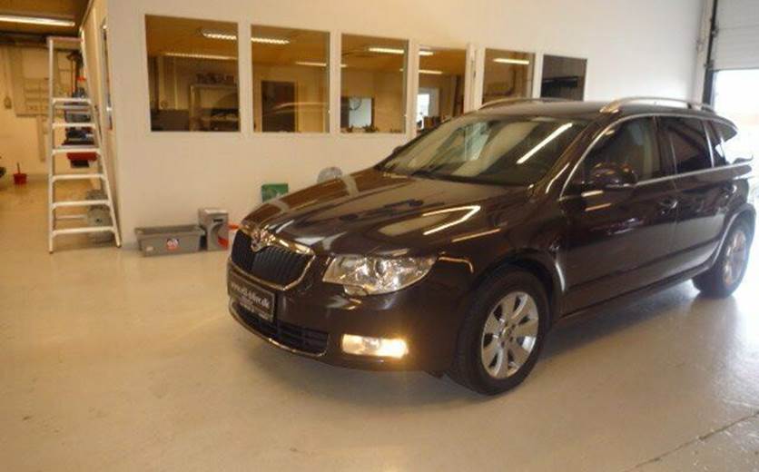 Skoda Superb 2,0 TDi 140 Ambition Combi