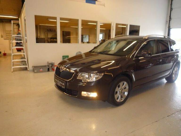 Skoda Superb 2,0 TDi 140 Ambition Combi