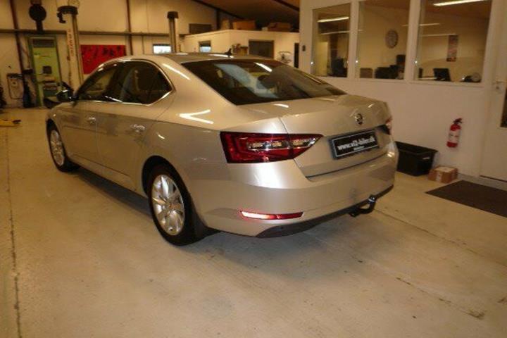 Sølv Skoda Superb fra 2016
