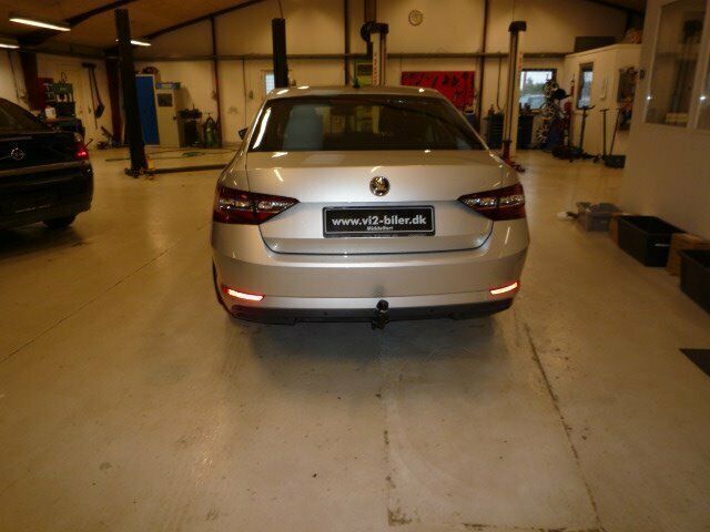 Sølv Skoda Superb fra 2016